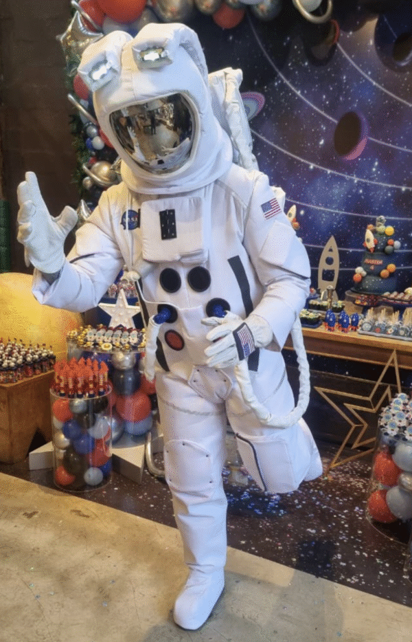 Astronautas e ET - Imagem 5