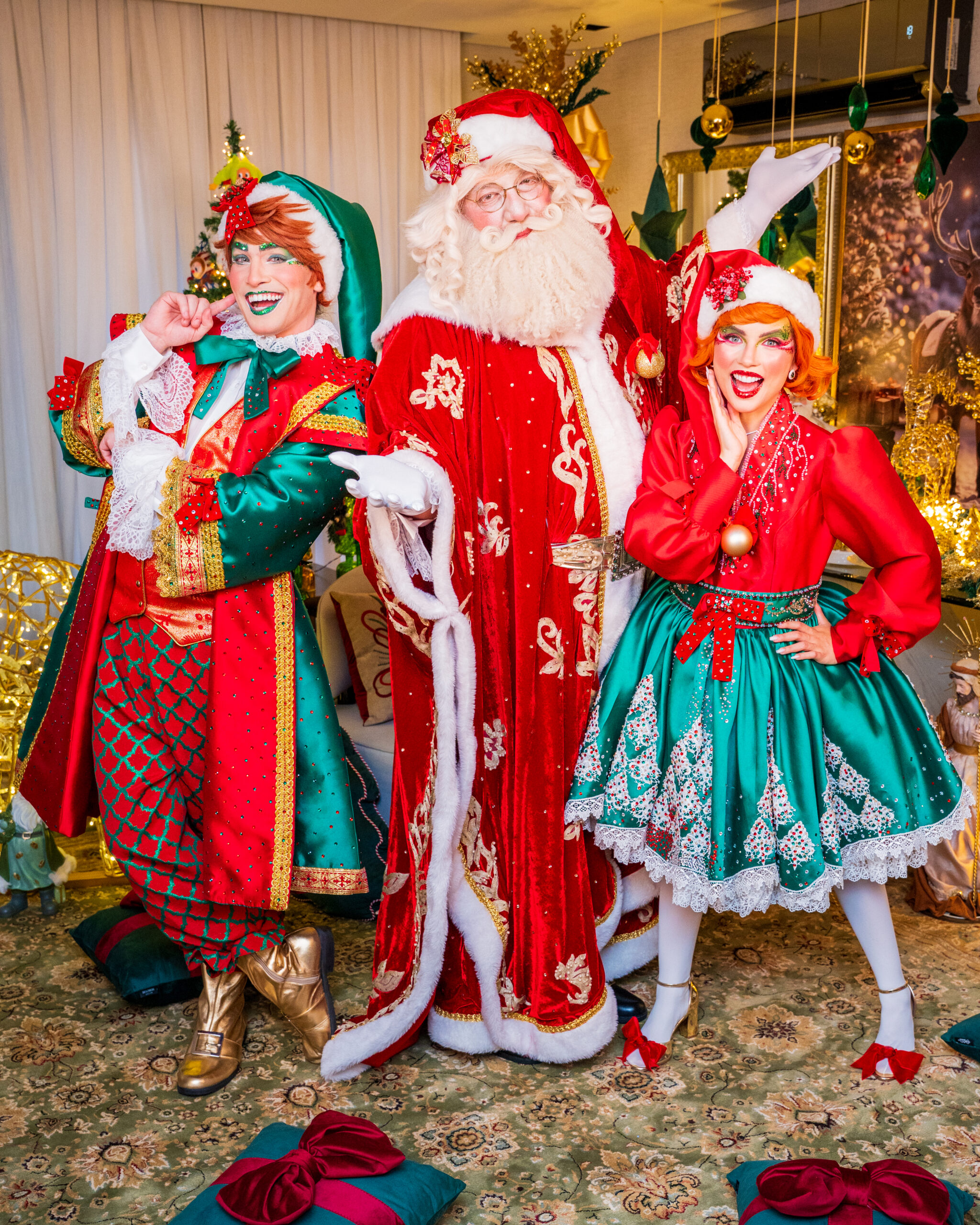 Papai Noel e Ajudantes Duendes